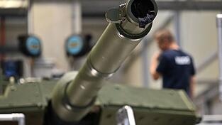 Das Kanonenrohr eines Leopard-Panzers von KNDS. Das Kanonenrohr eines Leopard-Panzers von KNDS.