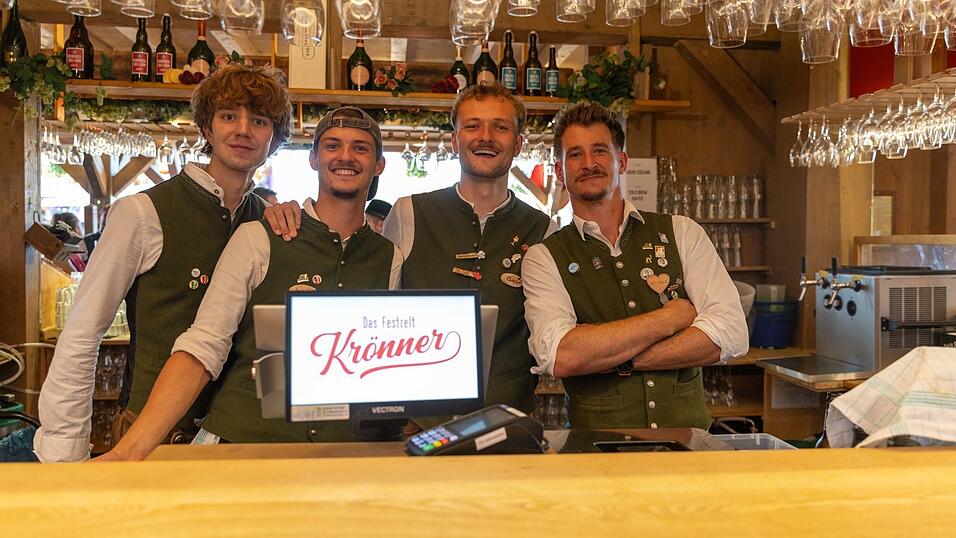 Die Partybilder vom Dienstag, 11. August, aus dem Festzelt Krönner. Die Partybilder vom Dienstag, 11. August, aus dem Festzelt Krönner.