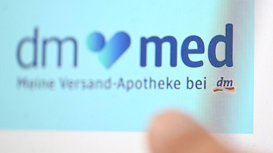 Die Versand-Apotheke dm-med bezeichnet dm als Partnerunternehmen. Die Versand-Apotheke dm-med bezeichnet dm als Partnerunternehmen.