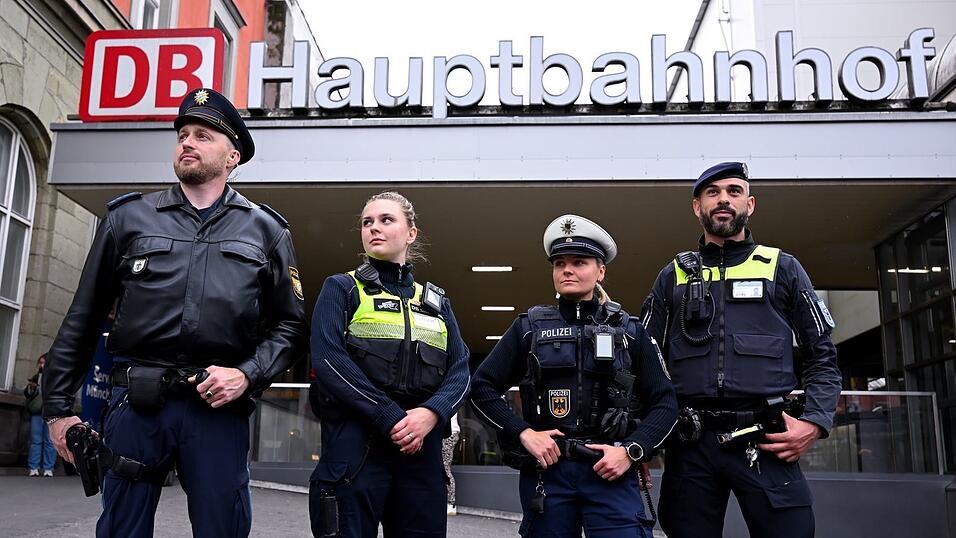 Polizei, Bundespolizei, Deutsche Bahn Sicherheit und die U-Bahnwache wollen k&uuml;nftig gemeinsam auf Streife gehen.