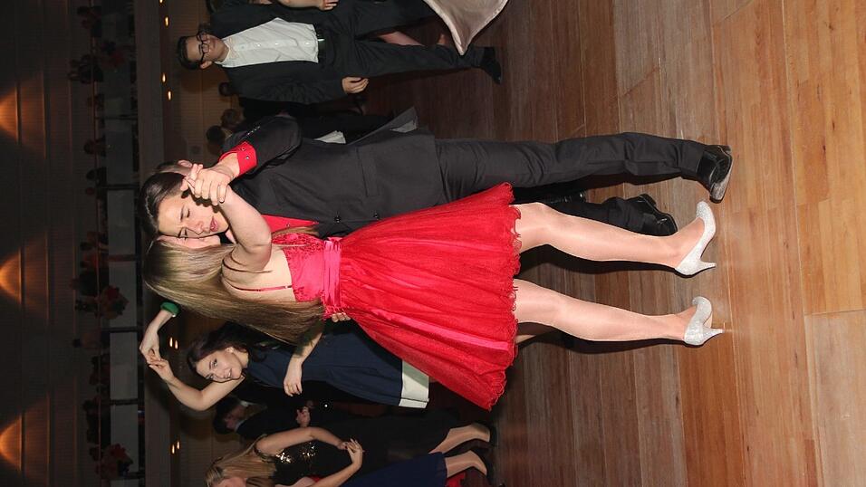 Die Bilder vom Abschlussball der Tanzschule Seidel in der Fraunhofer-Halle am 28. November. Die Bilder vom Abschlussball der Tanzschule Seidel in der Fraunhofer-Halle am 28. November.