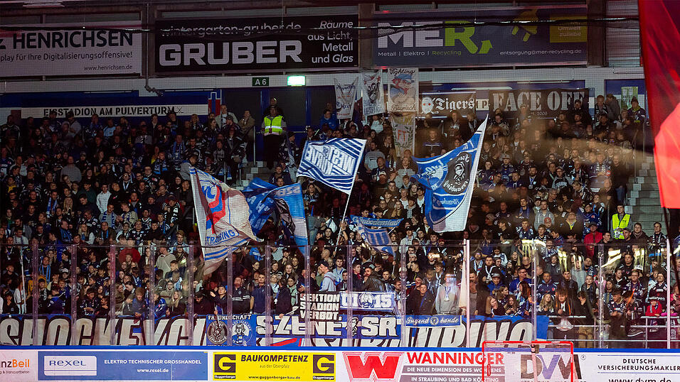 Atmosphärisch kaum zu überbieten: Heimspiele der Straubing Tigers. Ab sofort gibt es Tickets im Vorverkauf für den Gäuboden-Cup und die Hauptrunden-Heimspiele in der Champions Hockey League. Atmosphärisch kaum zu überbieten: Heimspiele der Straubing Tigers. Ab sofort gibt es Tickets im Vorverkauf für den Gäuboden-Cup und die Hauptrunden-Heimspiele in der Champions Hockey League.