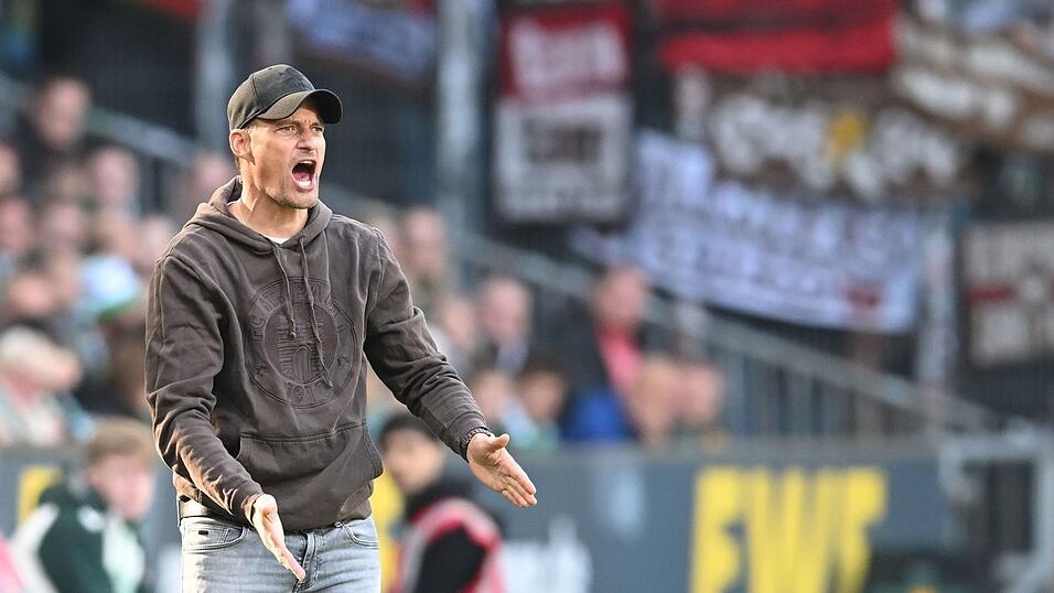Pauli-Coach Alexander Blessin konnte mit der Leistung seines Teams nicht zufrieden sein.