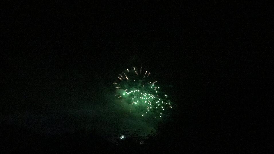 Das war das Abschlussfeuerwerk des Gäubodenvolksfestes 2019. Das war das Abschlussfeuerwerk des Gäubodenvolksfestes 2019.