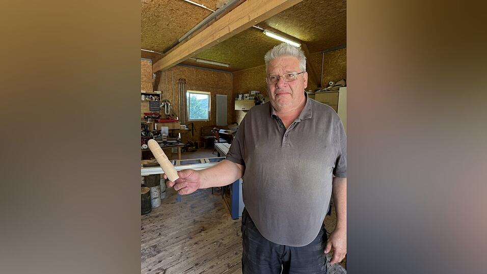 Nicht die Urnen, die Dildos brachten Franz Strohmeier ins Fernsehen.