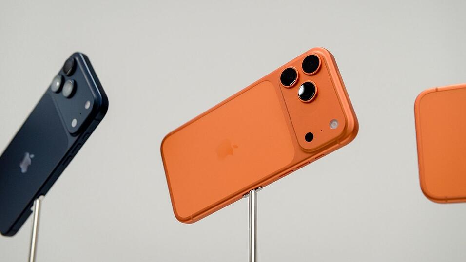 Die iPhone-17-Modellreihe half Apple Marktforschern zufolge, zum Smartphone-Spitzenreiter zu werden. (Archivbild)