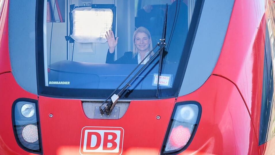 Die designierte neue Bahnchefin hat vor einigen Monaten selbst einen Lokführerschein absolviert.