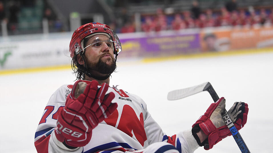 Der Deggendorfer SC hat das ostbayerische Derby bei den Eisbären Regensburg gewonnen. Der Deggendorfer SC hat das ostbayerische Derby bei den Eisbären Regensburg gewonnen.