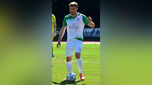 Tobias Eckl hat die Farben zu dieser Saison gewechselt: In der vorigen Spielzeit fungierte es als Spielertrainer bei der SpVgg Plattling, ist nun in gleicher Funktion bei der SpVgg GW Deggendorf aktiv.