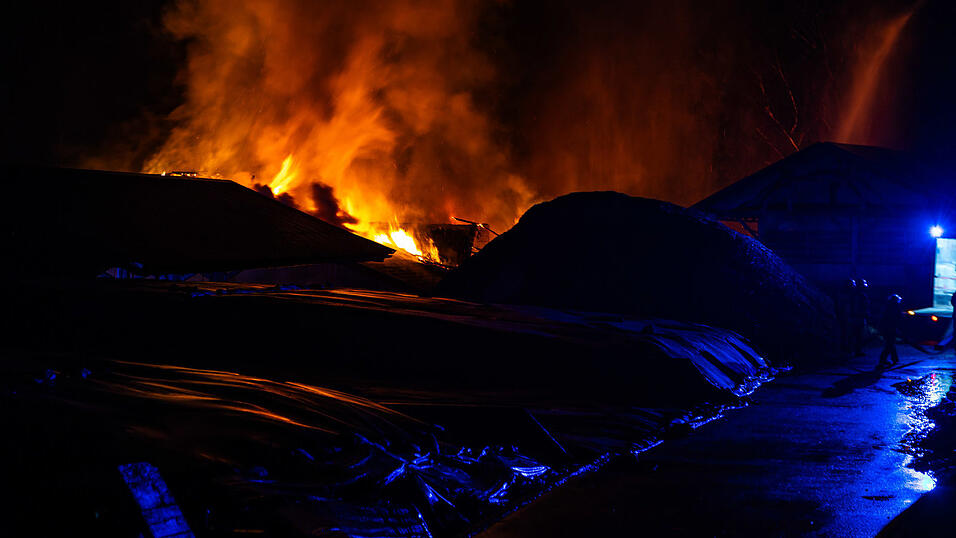 Bei Rinchnach brannte am fr&uuml;hen Sonntagmorgen ein Stall.