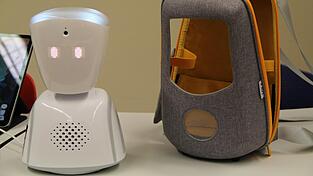 Mit dem AV1 als Stellvertreter kann ein schwer erkrankter Sch&uuml;ler von Zuhause aus am Pr&auml;senzunterricht teilnehmen.