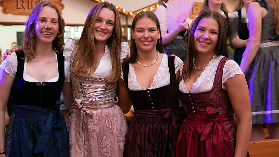 Die Partybilder vom Mittwoch, 13. August, aus dem Festzelt Nothaft. Die Partybilder vom Mittwoch, 13. August, aus dem Festzelt Nothaft.