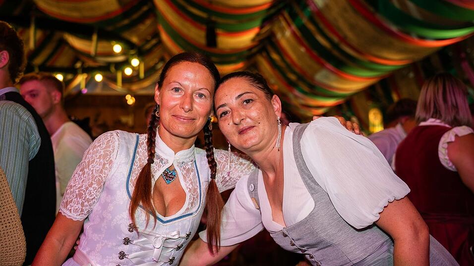 Die Partybilder vom Sonntag, 16. August, aus dem Festzelt Weckmann. Die Partybilder vom Sonntag, 16. August, aus dem Festzelt Weckmann.