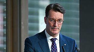 Hendrik Wüst hat über das angepasste Bewerbungskonzept informiert. Hendrik Wüst hat über das angepasste Bewerbungskonzept informiert.