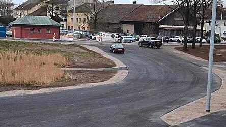 Die vergangenen Wochen haben Tiefbauer fleißig an der Umfahrung gewerkelt.