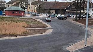 Die vergangenen Wochen haben Tiefbauer fleißig an der Umfahrung gewerkelt.