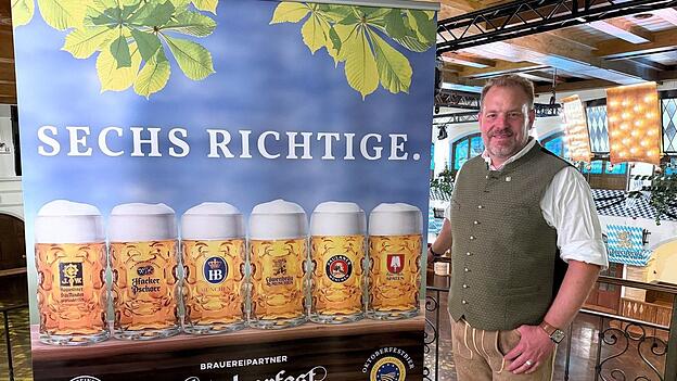 Andreas Maisberger, Gesch&auml;ftsf&uuml;hrer des Vereins M&uuml;nchener Brauereien, pr&auml;sentiert die sechs Wiesnbiere bei der Oktoberfestbierprobe 2026.