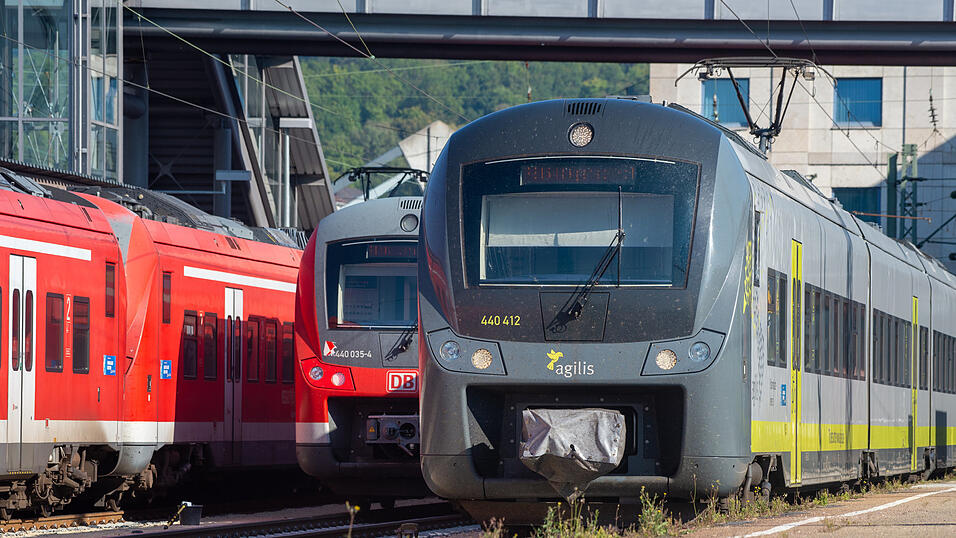 Die Änderungen betreffen unter anderem die agilis-Linie 51 zwischen Straubing und Regensburg. (Symbolbild) Die Änderungen betreffen unter anderem die agilis-Linie 51 zwischen Straubing und Regensburg. (Symbolbild)