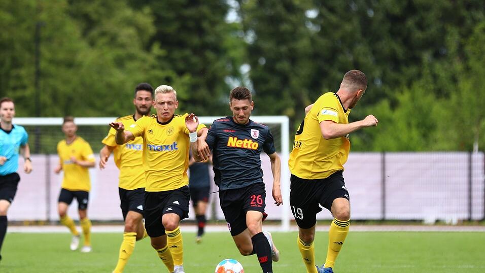 Der SSV Jahn Regensburg hat am Samstagnachmittag 4:0 gegen die SpVgg Bayreuth gewonnen.
