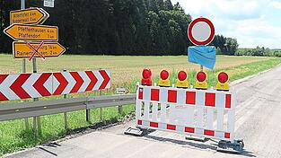 Hier ist Endstation: Richtung Rainertshausen gibt es eine Vollsperrung. Hier ist Endstation: Richtung Rainertshausen gibt es eine Vollsperrung.