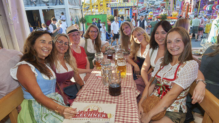 Die Partybilder vom Dienstag, 11. August, aus dem Festzelt Lechner. Die Partybilder vom Dienstag, 11. August, aus dem Festzelt Lechner.
