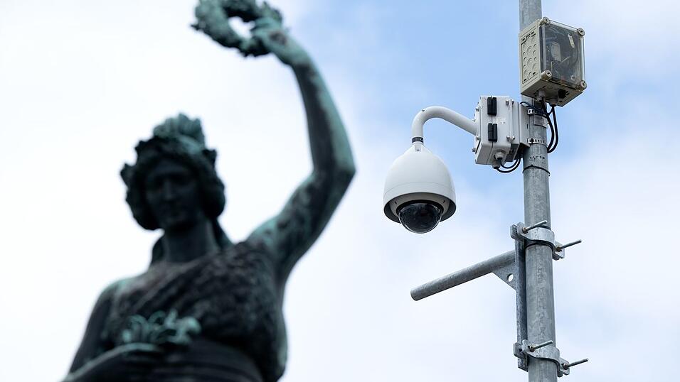 Die Video&uuml;berwachung auf dem Festgel&auml;nde f&uuml;hrte laut Polizei zur Identifizierung des Verd&auml;chtigen. (Symbolbild)