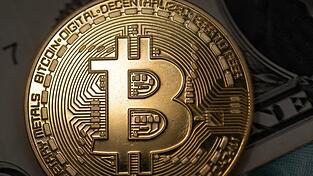 Der Bitcoin ist auf ein Rekordhoch gestiegen. Der Bitcoin ist auf ein Rekordhoch gestiegen.