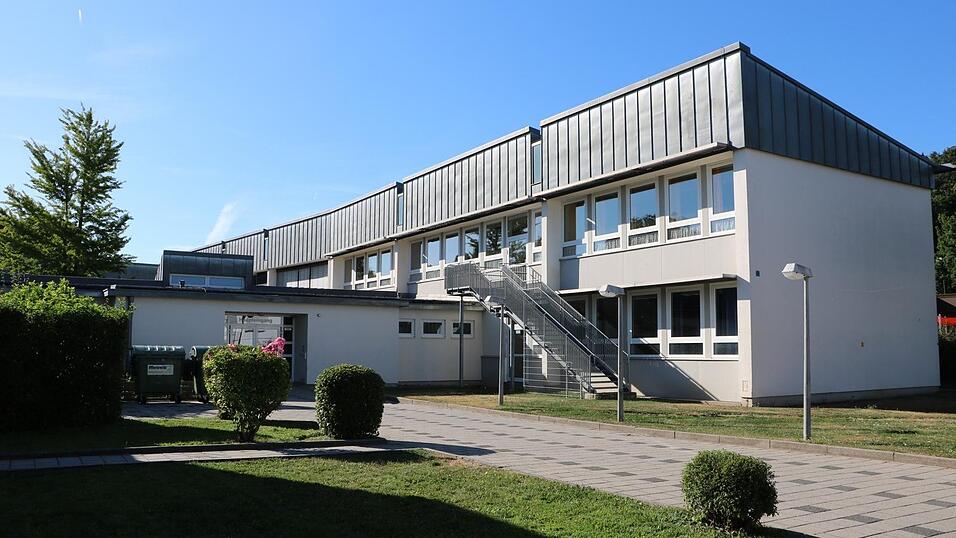 Das Schadstoffgutachten zur Grundschule wurde im Gemeinderat vorgestellt. Das Schadstoffgutachten zur Grundschule wurde im Gemeinderat vorgestellt.