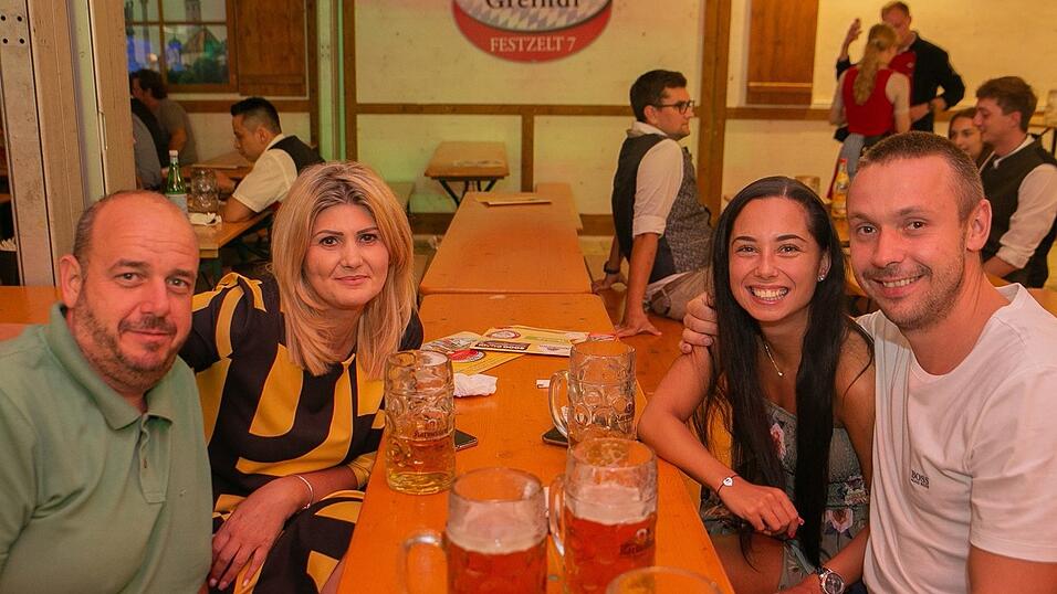 Die Partybilder von Dienstag, 16. August 2022, aus dem Festzelt Greindl.