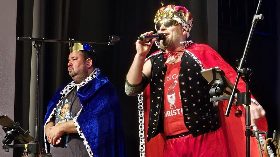 &bdquo;Da Meier und Watschnbaam&ldquo; brachten den Postsaal zum vorweihnachtlichen Brodeln. Das Quartett zeigte sich in bester Spielfreude.