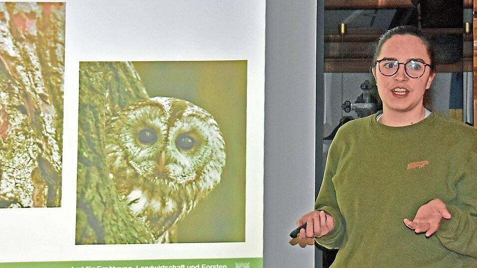 Forstanw&auml;rterin Anika Ocklenburg stellte das Vertragsnaturschutz-Programm vor, bei dem Waldbesitzer f&uuml;r zw&ouml;lf Jahre auf eine Nutzung eines Bestandes verzichten m&uuml;ssten.