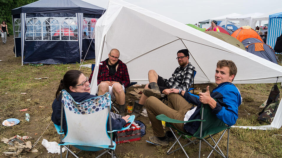 Mal mehr und mal weniger ausgewogen: Fr&uuml;hst&uuml;ck am Pfingst-Open-Air. Aufgenommen am Samstag von Regina H&ouml;lzel