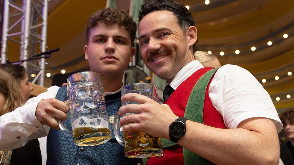 Die Partybilder vom Freitag, 7. August, aus dem Festzelt Reisinger. Die Partybilder vom Freitag, 7. August, aus dem Festzelt Reisinger.