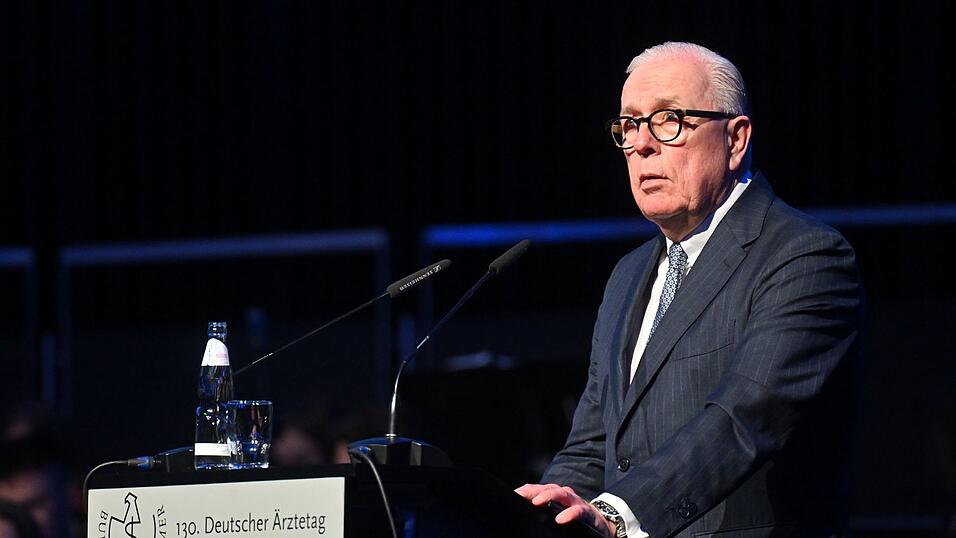 Der Präsident der Bundesärztekammer möchte, dass Patienten bei Beschwerden zuerst zum Hausarzt gehen. (Archivbild) Der Präsident der Bundesärztekammer möchte, dass Patienten bei Beschwerden zuerst zum Hausarzt gehen. (Archivbild)