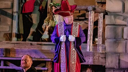 Reinhold Kerner wird am Mittwochabend als Kardinal wieder auf der Bühne stehen.