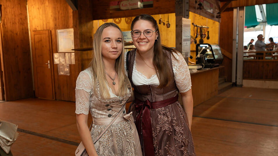 Die Partybilder vom Sonntag, 11. August 2024, aus dem Festzelt Weckmann. Die Partybilder vom Sonntag, 11. August 2024, aus dem Festzelt Weckmann.