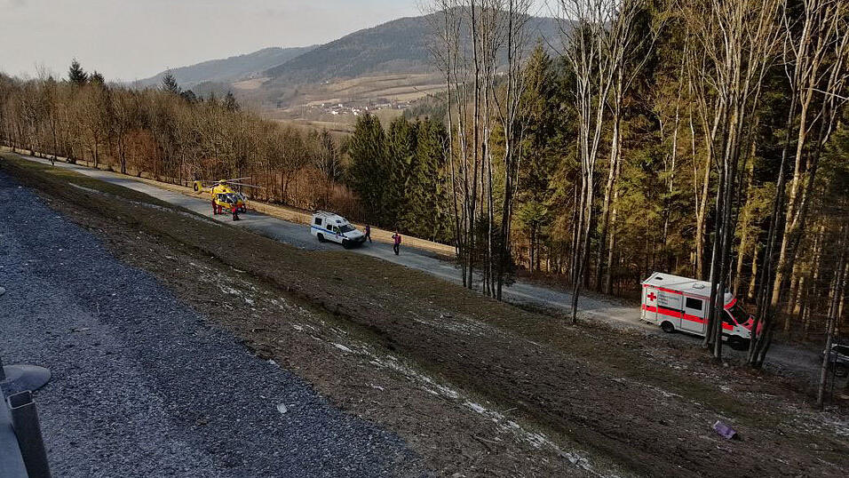 Auf der B11 zwischen Gotteszell und Grafling ereignete sich ein Verkehrsunfall.