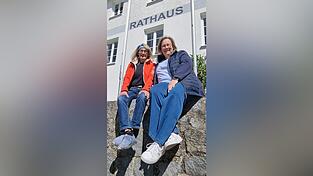 Susanne Huber (rechts) und Gerda Bachl-Staudinger sind die beiden neuen Gemeinder&auml;tinnen der IFL im Irlbacher Gemeinderat. Die IFL erhielt insgesamt 1.240 Stimmen; das waren 15,8 Prozent.