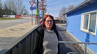 Tina Mittermeier vom Imbiss &bdquo;Grillmeister&ldquo; am Unteren Stadtplatz macht derzeit das Mittagsgesch&auml;ft Sorgen.