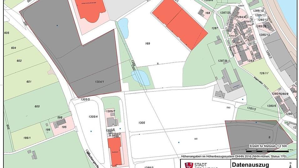 Auf den grauen Flächen darf man jetzt schon wieder parken. Den östlichen Bereich darf man ab 10. September, während des Festivals, gar nicht benutzen, den Bereich südlich und westlich der Fraunhoferhalle ist während des Festivals aus Sicherheitsgründen kostenpflichtig. Auf den grauen Flächen darf man jetzt schon wieder parken. Den östlichen Bereich darf man ab 10. September, während des Festivals, gar nicht benutzen, den Bereich südlich und westlich der Fraunhoferhalle ist während des Festivals aus Sicherheitsgründen kostenpflichtig.