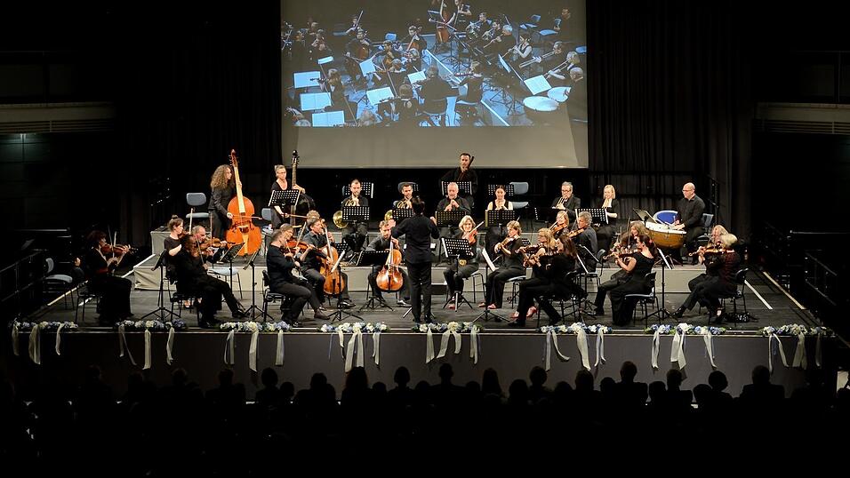 Nach einem Jahr Pause und einer Open-Air-Veranstaltung im vergangenen Jahr kehrt das Festival Klassik an der Donau im Juni endlich wieder in die Fraunhofer-Stadthalle zurück. Nach einem Jahr Pause und einer Open-Air-Veranstaltung im vergangenen Jahr kehrt das Festival Klassik an der Donau im Juni endlich wieder in die Fraunhofer-Stadthalle zurück.
