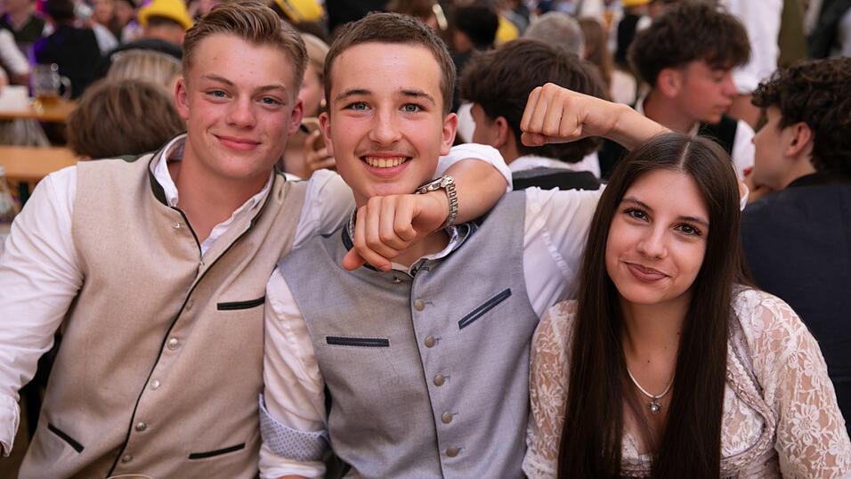 Die Partybilder vom Montag,11. August, aus dem Festzelt Nothaft. Die Partybilder vom Montag,11. August, aus dem Festzelt Nothaft.