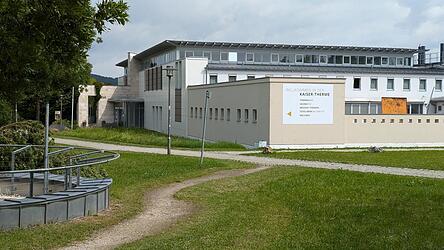 Die Kaiser-Therme Bad Abbach (Archivbild) wird privatisiert, soll aber &ouml;ffentlich zug&auml;nglich bleiben.
