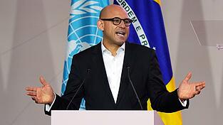 UN-Klimachef Simon Stiell sieht die Welt im Würgegriff fossiler Brennstoffe (Archivbild). UN-Klimachef Simon Stiell sieht die Welt im Würgegriff fossiler Brennstoffe (Archivbild).