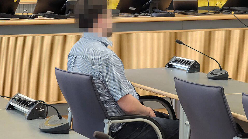 Bis das Urteil rechtskräftig wird, bleibt der 33-Jährige in der vorläufigen Unterbringung. Bis das Urteil rechtskräftig wird, bleibt der 33-Jährige in der vorläufigen Unterbringung.