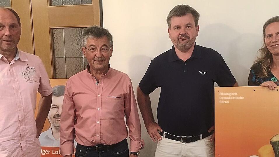 Mainburgs 3. Bürgermeister Konrad Pöppel (links), Stadträtin Annette Setzensack und Bundestagskandidat Bernd Wimmer (2. v. r.), alle ÖDP, hießen Georg Ohmayer zum Vortrag willkommen. Mainburgs 3. Bürgermeister Konrad Pöppel (links), Stadträtin Annette Setzensack und Bundestagskandidat Bernd Wimmer (2. v. r.), alle ÖDP, hießen Georg Ohmayer zum Vortrag willkommen.