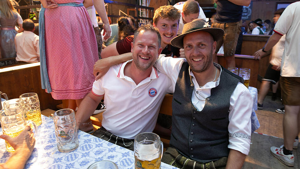 Die Partybilder vom Sonntag, 17. August, aus dem Festzelt Wenisch. Die Partybilder vom Sonntag, 17. August, aus dem Festzelt Wenisch.