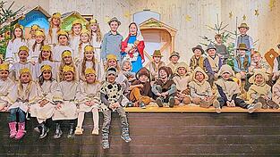 Krippenspiel im Pfarrsaal Velden mit &uuml;ber 40 Kindern, die mitgemacht haben.