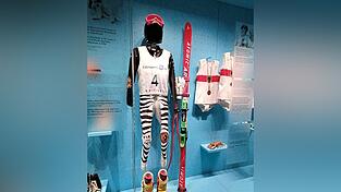 Unter anderem ist Wasmeiers Ausrüstung vom Olympia-Coup 1994 im Haus der Geschichte ausgestellt. Unter anderem ist Wasmeiers Ausrüstung vom Olympia-Coup 1994 im Haus der Geschichte ausgestellt.