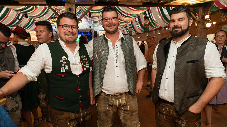Die Partybilder vom Montag, 12. August 2024, aus dem Festzelt Weckmann. Die Partybilder vom Montag, 12. August 2024, aus dem Festzelt Weckmann.